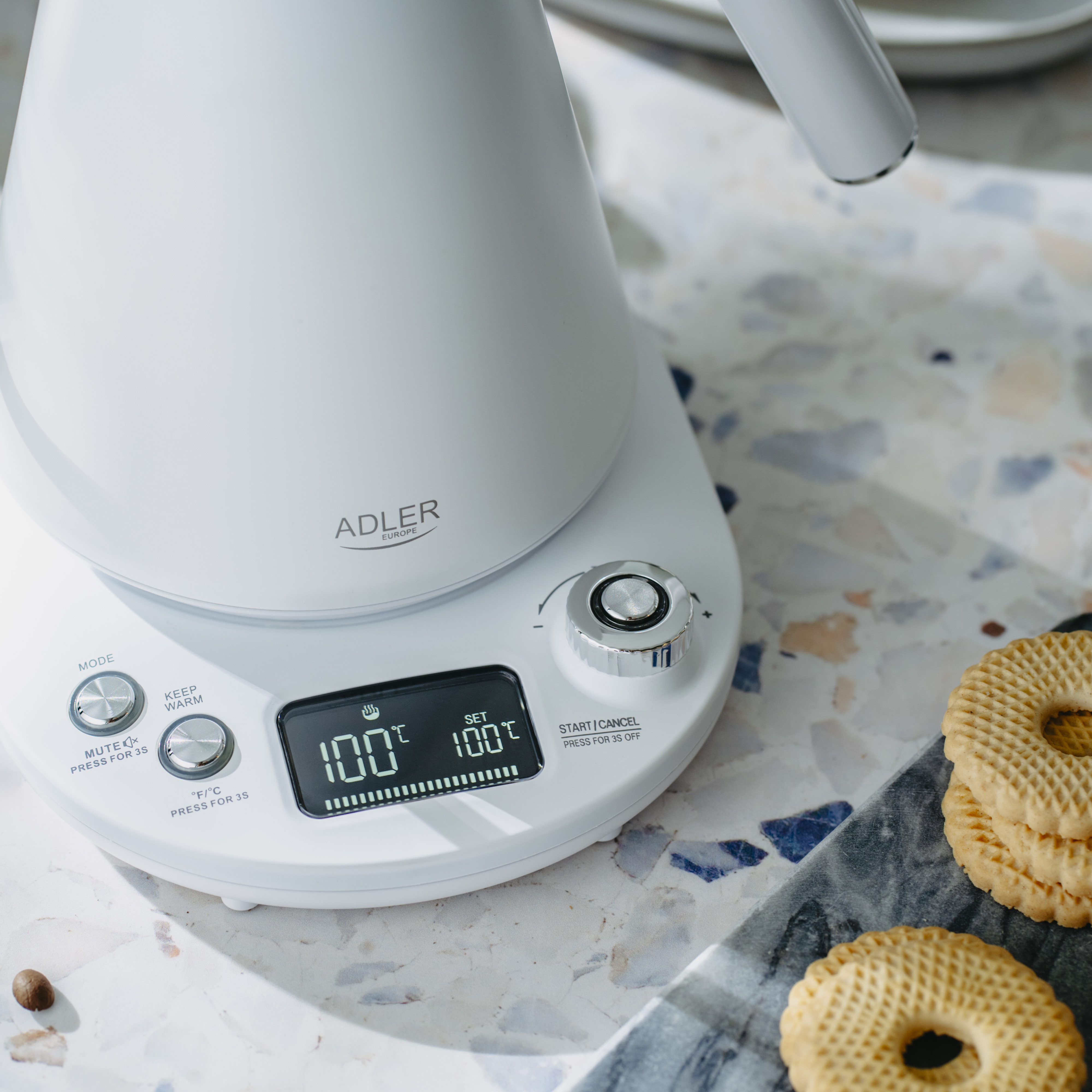 Adler | Kettle | AD 1349w | Electric | 1100 W | 1 L | Stainless Steel | 360° rotational base | White