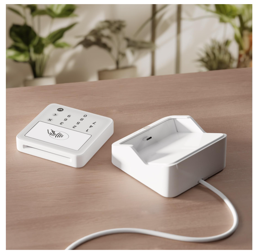 SumUpSolo Lite and Charging Station