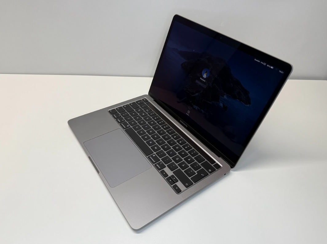 Apple Renew | Grade A | MacBook Pro (2020) | 13.3 " | i5-8257U | 8 GB | SSD | 256 GB | Intel Iris Plus Graphics 645 | macOS | Keyboard language Swedish | 12 month(s)