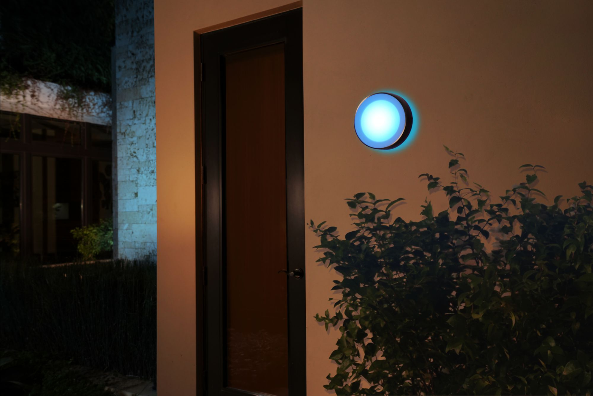 Philips Hue WCA Daylo Outdoor Wall Lantern, Inox | 15 W | 2000-6500 Hue White Colour Ambiance