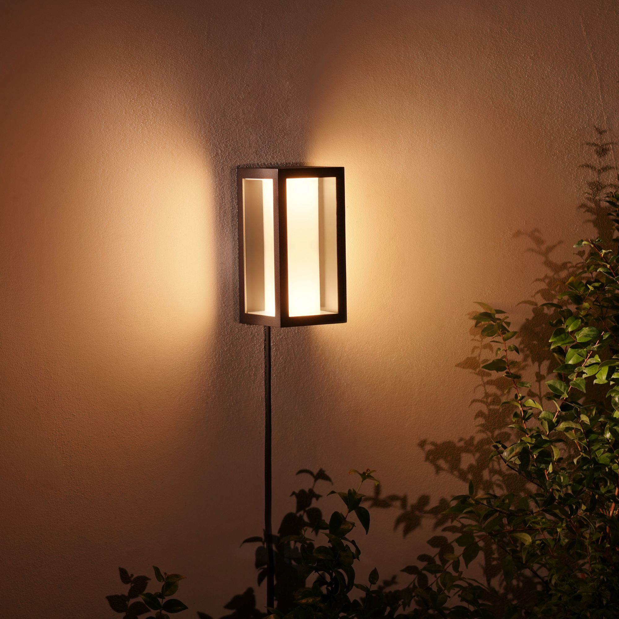 Philips Hue WCA Impress Outdoor Wall Lantern 24V | 8 W | 2000-6500 Hue White Colour Ambiance