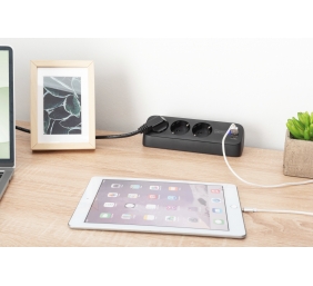 Digitus 3-way office socket strip with 2x USB-A and 1x USB-C connections | DA-70625