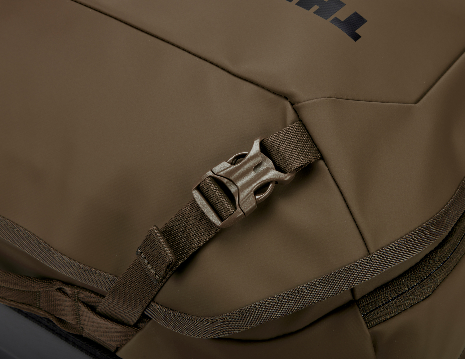 Thule Chasm | Carry-on luggage | Deep Khaki | Waterproof