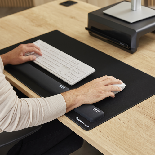 Fellowes | Breyta Palm Wrist Rest | Black
