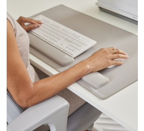 Fellowes | Breyta Palm Wrist Rest | Sand