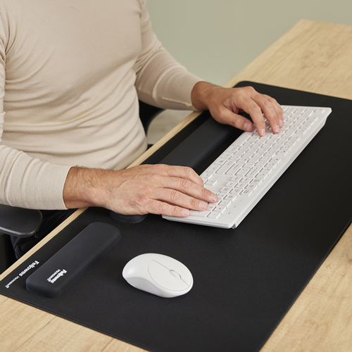 Fellowes | Breyta Keyboard Wrist Rest | Black