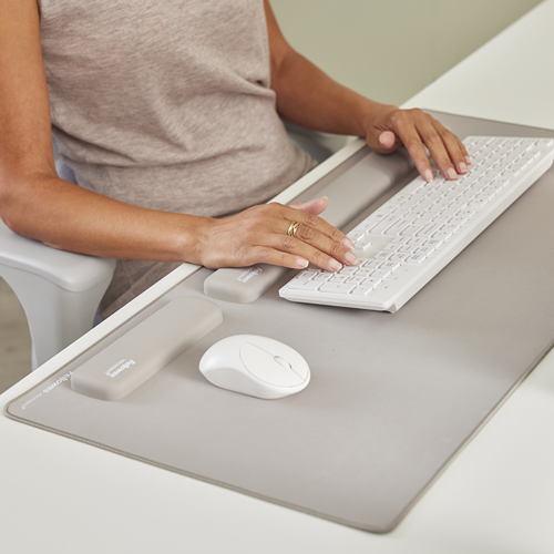 Fellowes | Breyta Keyboard Wrist Rest | Sand