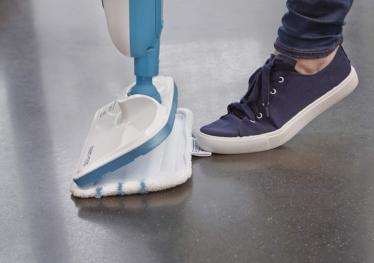BLACK & DECKER Steam mop | FSM13E1-QS | Power 1300 W | Water tank capacity 0.38 L | White