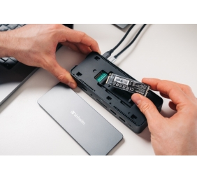 Verbatim 32174 CDS-15SSD USB-C Pro Jungčių stotelė 15 Ports, 256GB SSD, Pilka/Juoda