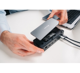 Verbatim 32174 CDS-15SSD USB-C Pro Jungčių stotelė 15 Ports, 256GB SSD, Pilka/Juoda