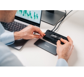 Verbatim 32174 CDS-15SSD USB-C Pro Jungčių stotelė 15 Ports, 256GB SSD, Pilka/Juoda