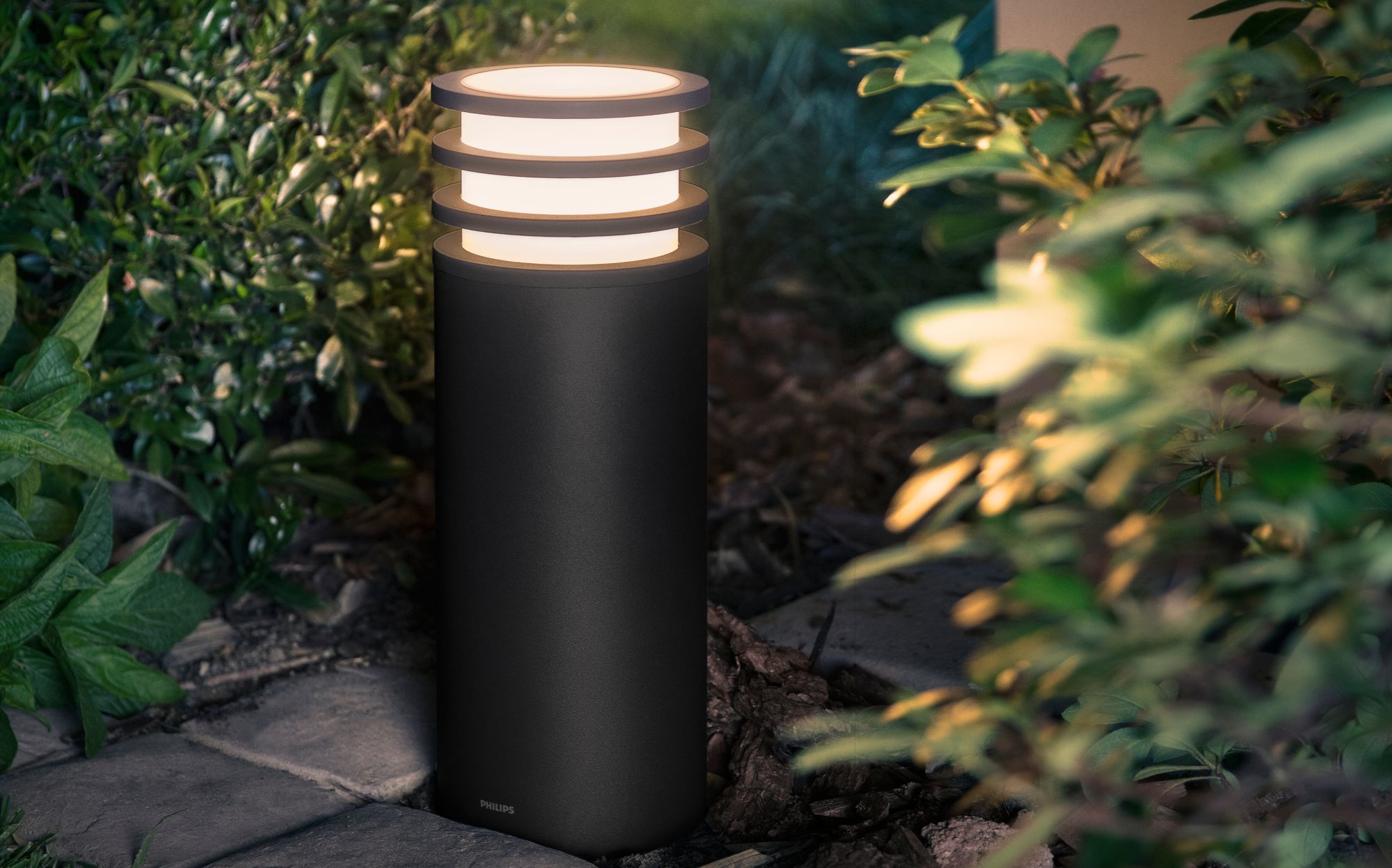 Philips Hue Lucca Outdoor Pedestal Lantern | E27 | 9 W | Warm white