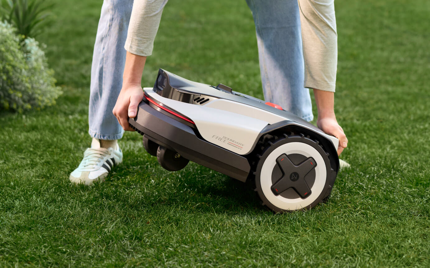 Roborock RockNeo Q110 Mower, 2WD, 1000m², RTK + VSLAM, (Edge Cutting module sold separately)