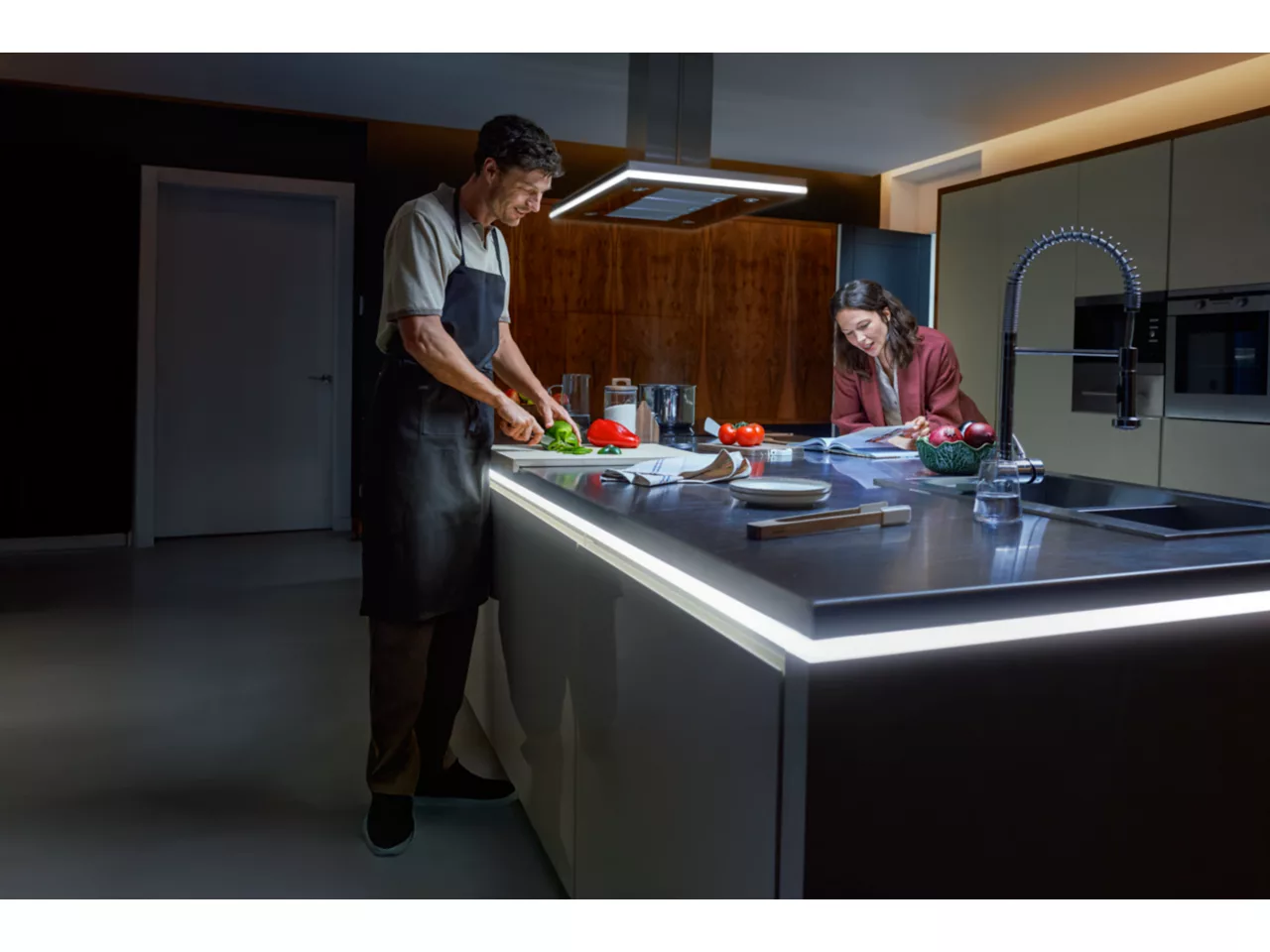 Philips Hue OmniGlow Lightstrip 5 m | 40 W | Bluetooth, Zigbee