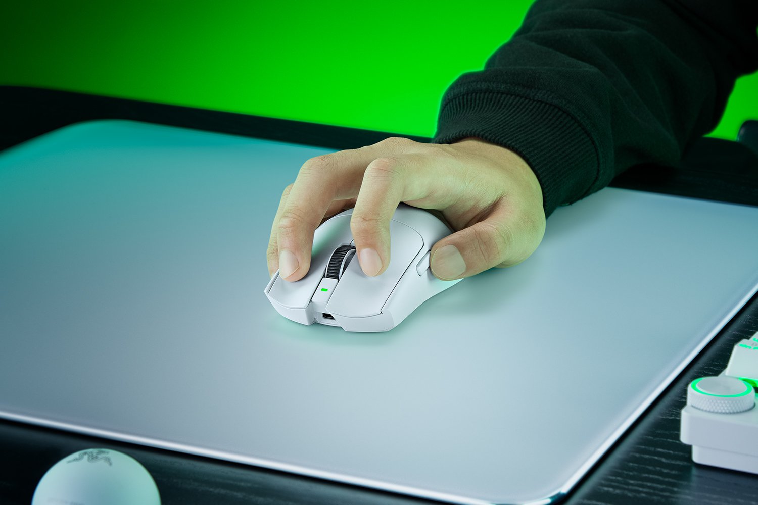 Razer Gaming Mouse | Viper V4 Pro Esports | Wireless | Razer HyperSpeed Wireless Gen-2, Wired | White