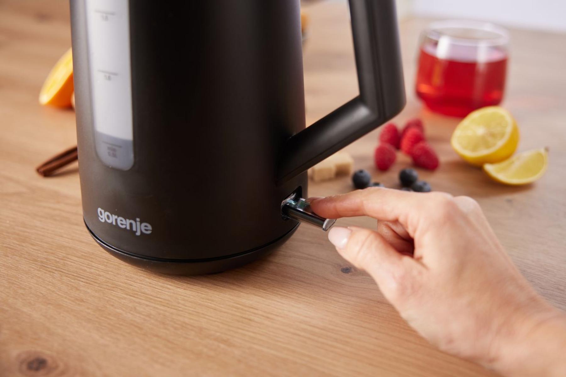 Gorenje K17OPB | Kettle | Electric | 2200 W | 1.7 L | Plastic | 360° rotational base | Black