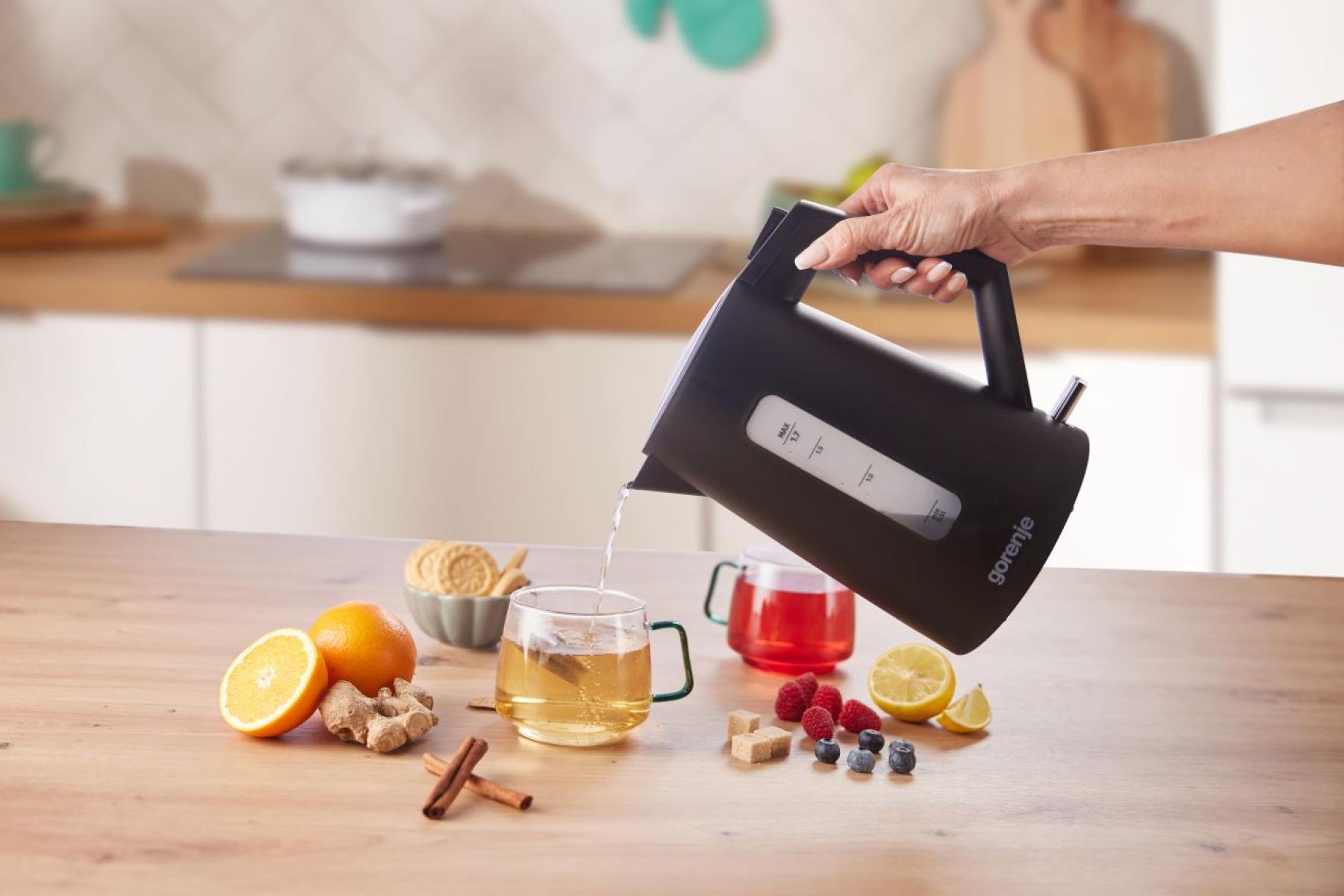 Gorenje K17OPB | Kettle | Electric | 2200 W | 1.7 L | Plastic | 360° rotational base | Black