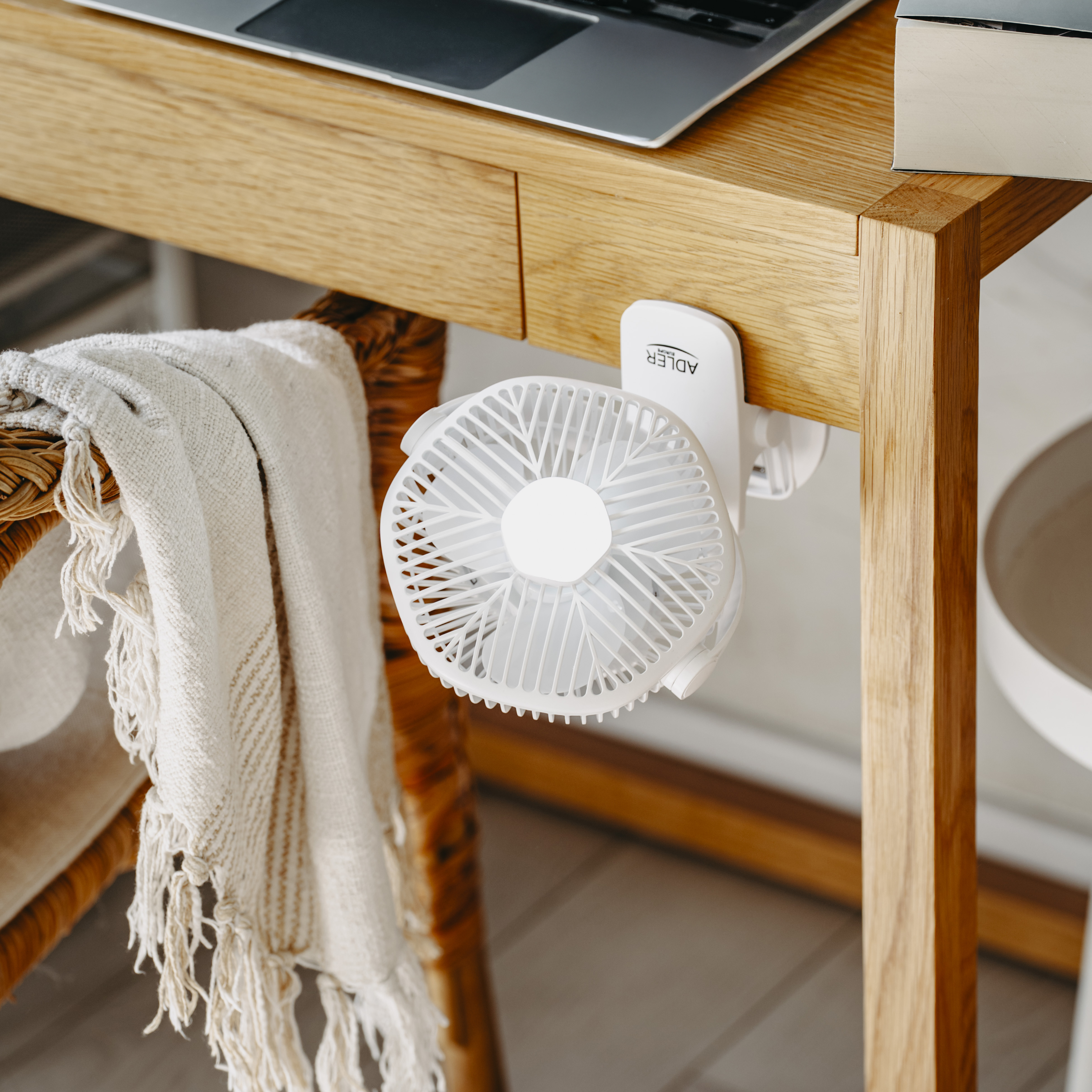 Adler Rechargeable fan with clip | AD 7335 | Table Fan | 6 W | Diameter 12.7 cm | Number of speeds 3 | Oscillation | White