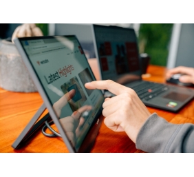 Verbatim 32402 Nešiojamas monitorius LIGHT 15.6'' IPS Touch FHD 1920x1080 10ms 250cd/m2 60Hz, Juoda