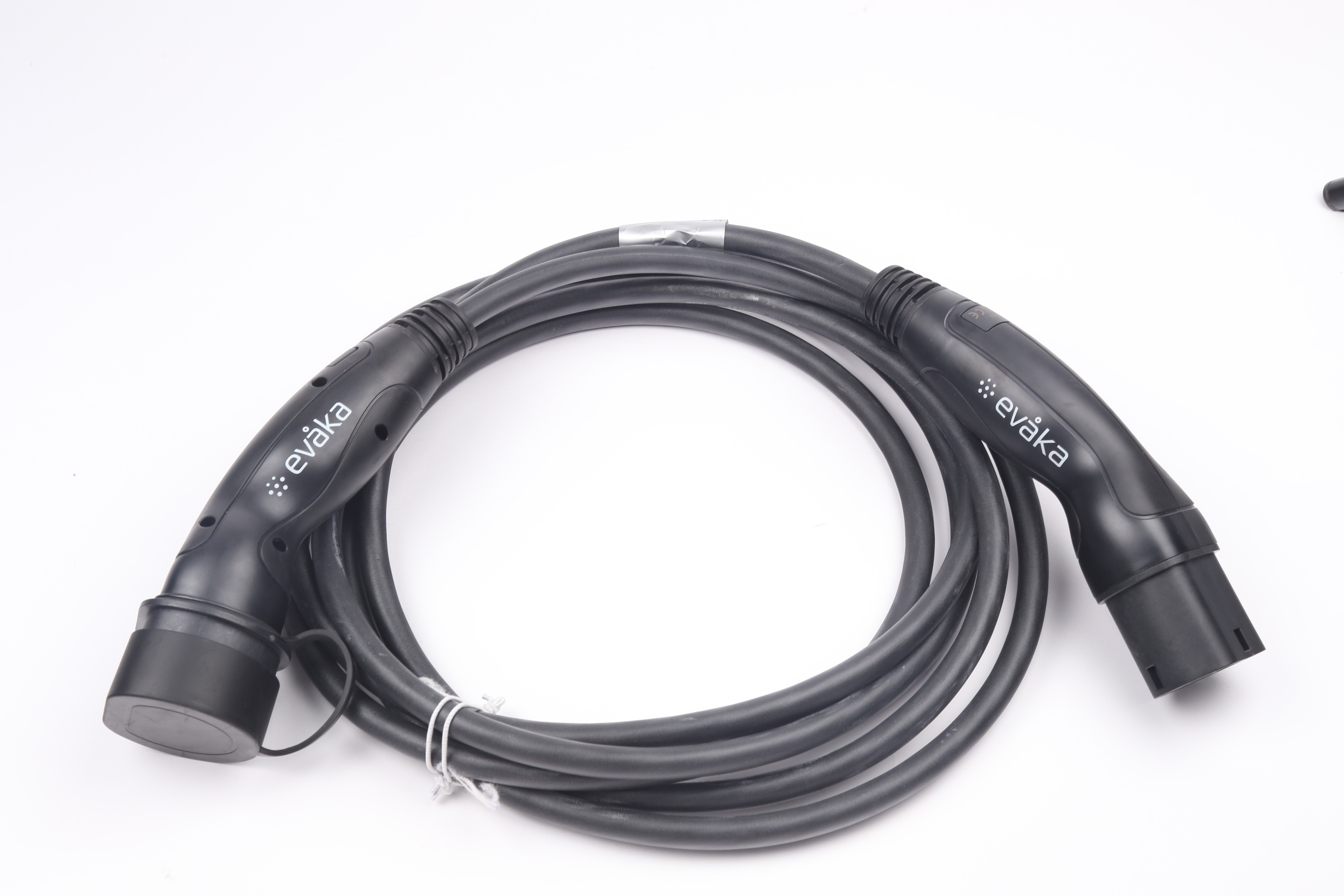 Evaka EV Charging Cable Type 2-Type 2, 22 kW, 32 A, 5 x 6 mm2, 1 x 0.5 mm2, 5 m | ITGAM3871 | Black