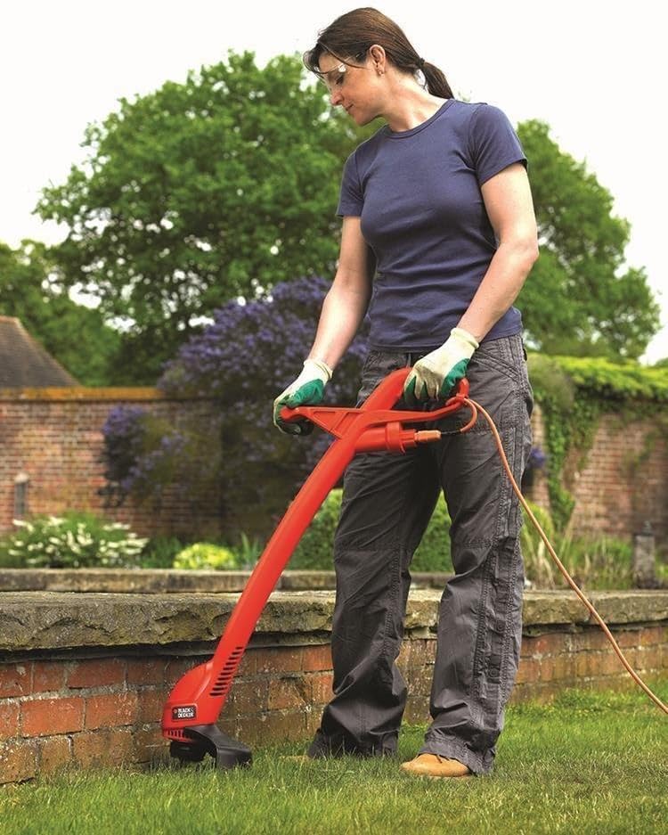 BLACK & DECKER Grass Trimmer GL310-QS, 300 W | Cordless