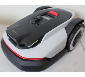 SALE OUT. | Roborock RockNeo Q110 Mower, 2WD, 1000m², RTK + VSLAM, (Edge Cutting module sold separately) | DAMAGED PACKAGING, USED, SCRATCHED, DIRTY