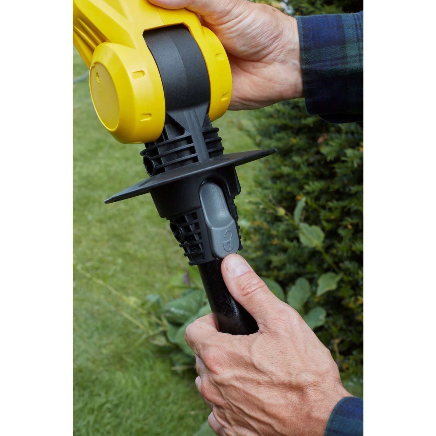 Stanley Telescopic hedge trimmer SFMCPH845B-XJ (without battery and charger)