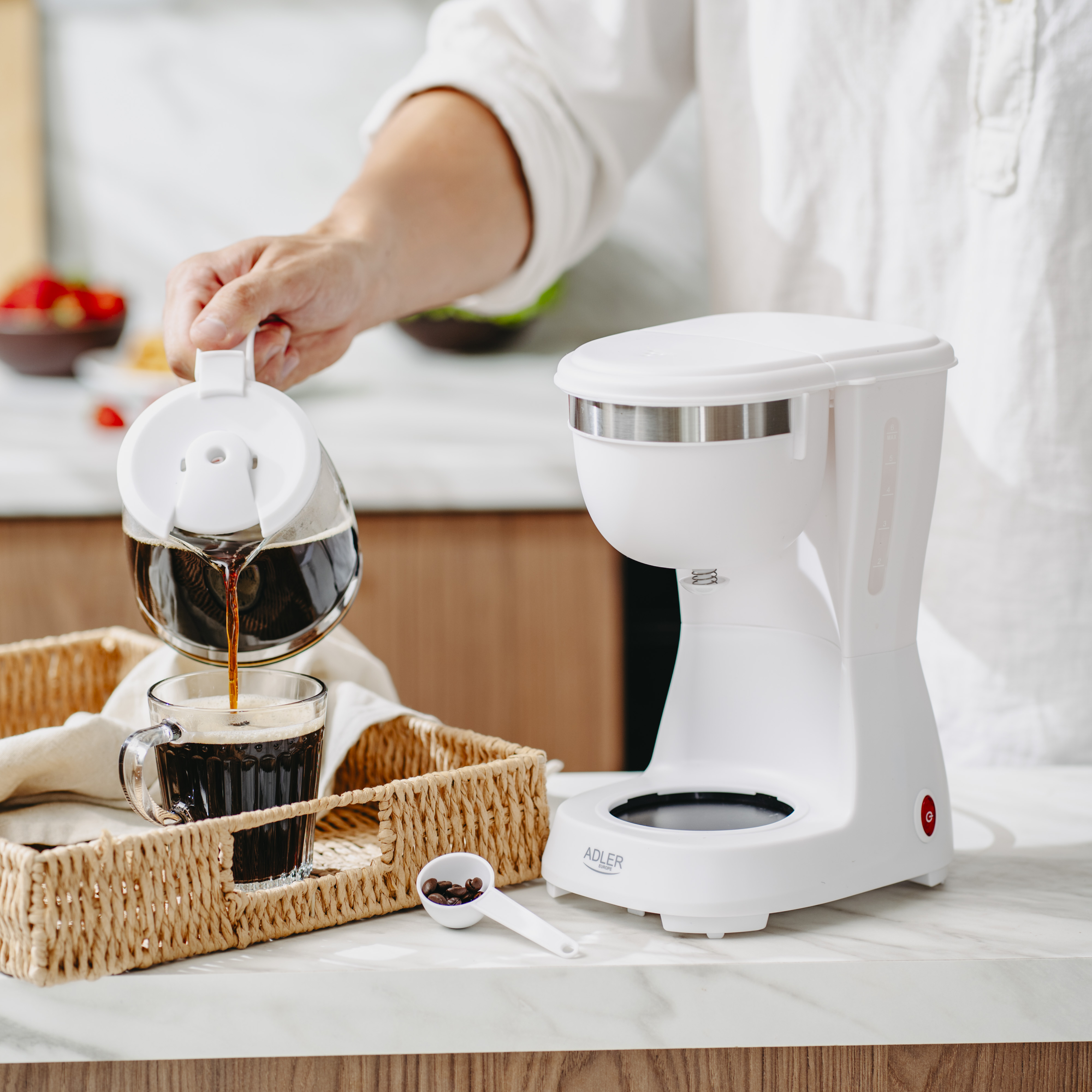 Adler Coffee Maker | AD 4381w | Drip | 600 W | White