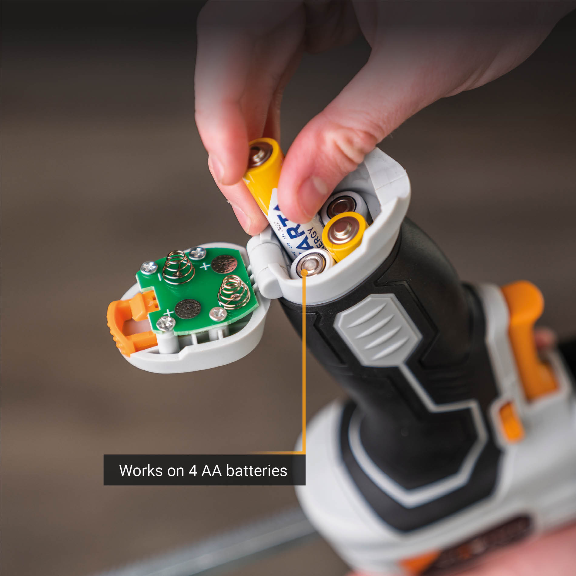 Batavia B.V. Maxxpush caulking gun with LED