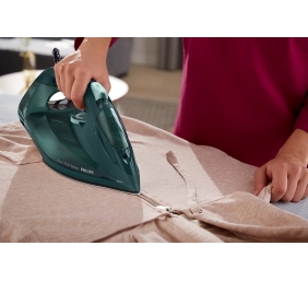 Philips | Iron | DST7050/70 | Steam Iron | 2800 W | Water tank capacity 300 ml | Continuous steam 50 g/min | Steam boost performance 250 g/min | Green