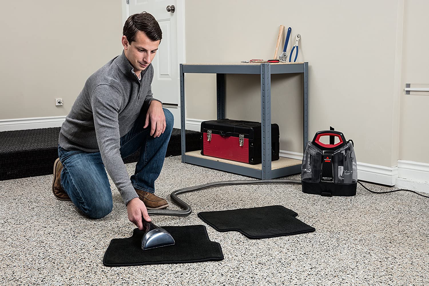 Bissell | MultiClean Spot & Stain SpotCleaner Vacuum Cleaner | 4720M | 330 W | Black/Red