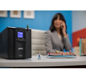 Schneider Electric APC Smart-UPS C | SMC1500IC | 1500 VA | 900 W