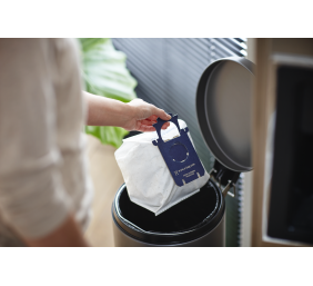 Philips | Vacuum cleaner | FC8243/09 | Bagged | Power 900 W | Dust capacity 3 L | Red/Black