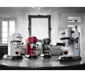 Delonghi | Dedica Pump Espresso | EC685.BK | Pump pressure 15 bar | Built-in milk frother | Semi-automatic | 1300 W | Black/Stainless Steel