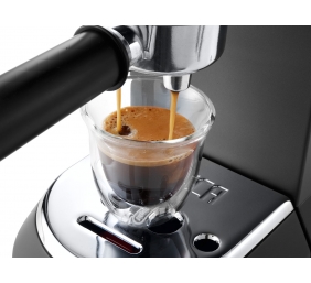 Delonghi | Dedica Pump Espresso | EC685.BK | Pump pressure 15 bar | Built-in milk frother | Semi-automatic | 1300 W | Black/Stainless Steel