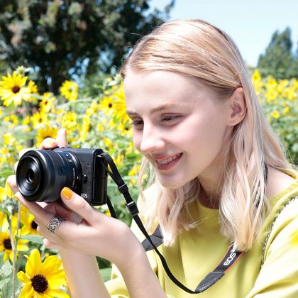 Canon | EOS M200 + EF-M 15-45 IS STM | SLR camera | 24.1 MP | ISO 25600 | Display diagonal 3.0 " | Wi-Fi | Automatic, manual | Viewfinder | CMOS | Black | Image sensor size (W x H) 22.3 x 14.9 cm